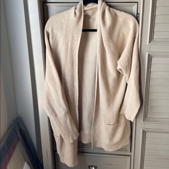 Super comfy drapey merona tan sweater szL - Picture 1 of 3